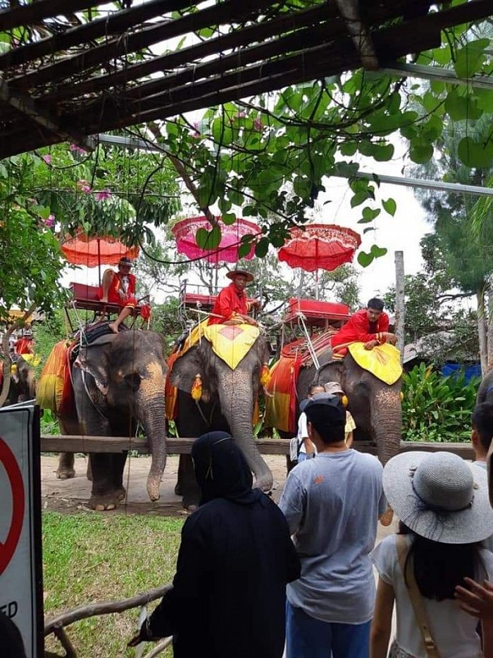 ยินดีให้บริการครับ